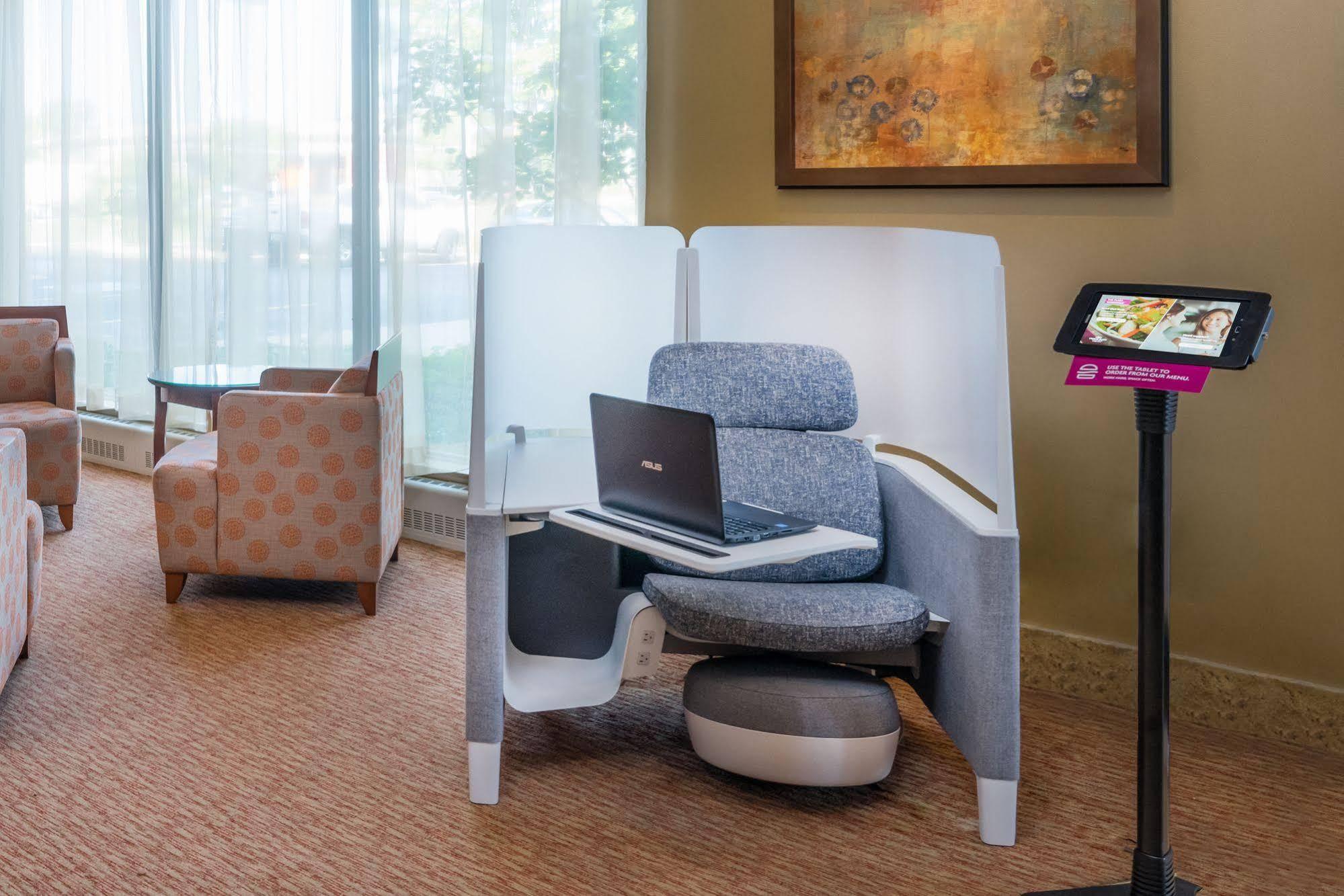 Hotel Sonesta Milwaukee West 4*
