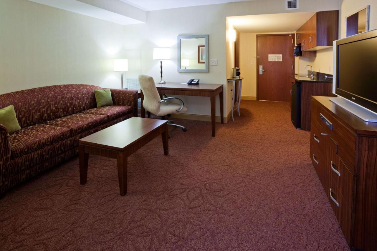 Sonesta Milwaukee West Hotel