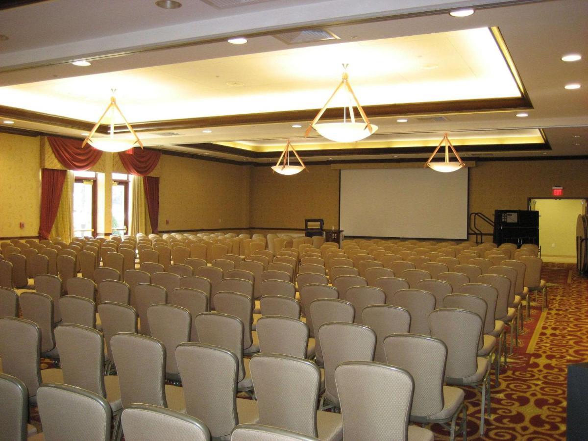 Sonesta Milwaukee West Hotel 4*
