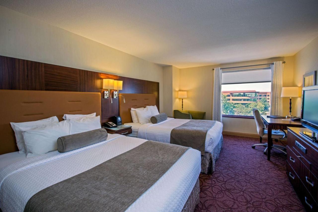 Sonesta Milwaukee West Hotel