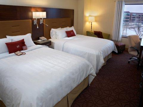 Sonesta Milwaukee West Hotel